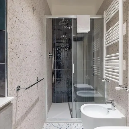 Sсаn Q,r-с0dе -- 3 Bedroom Apt In The Historic Center Lägenhet Rom