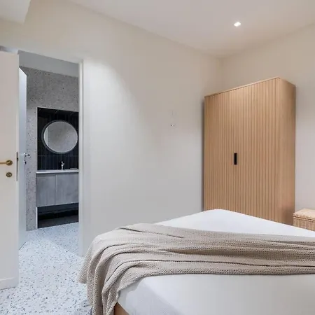 Sсаn Q,r-с0dе -- 3 Bedroom Apt In The Historic Center *