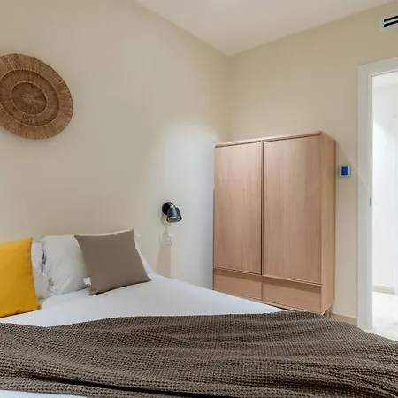 Sсаn Q,r-с0dе -- 3 Bedroom Apt In The Historic Center * Rom