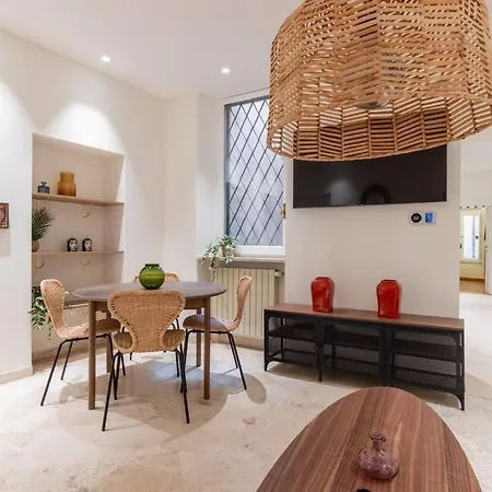 Sсаn Q,r-с0dе -- 3 Bedroom Apt In The Historic Center *