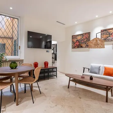 Sсаn Q,r-с0dе -- 3 Bedroom Apt In The Historic Center *