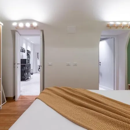 Sсаn Q,r-с0dе -- 3 Bedroom Apt In The Historic Center *
