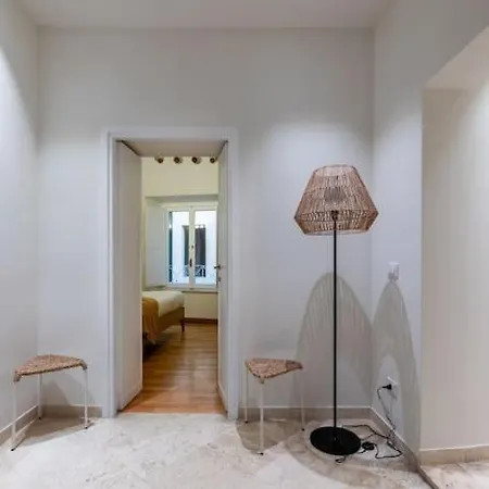 Sсаn Q,r-с0dе -- 3 Bedroom Apt In The Historic Center * Rom