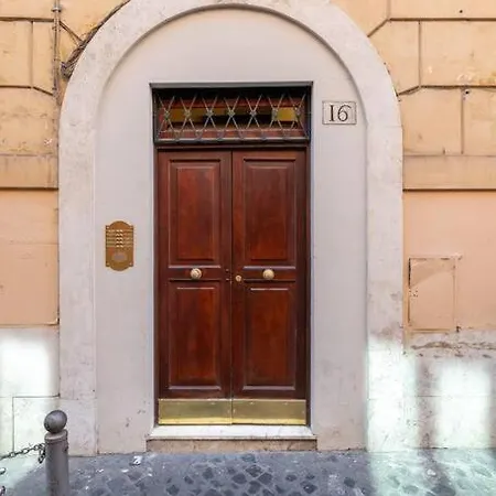 Sсаn Q,r-с0dе -- 3 Bedroom Apt In The Historic Center Lägenhet Rom